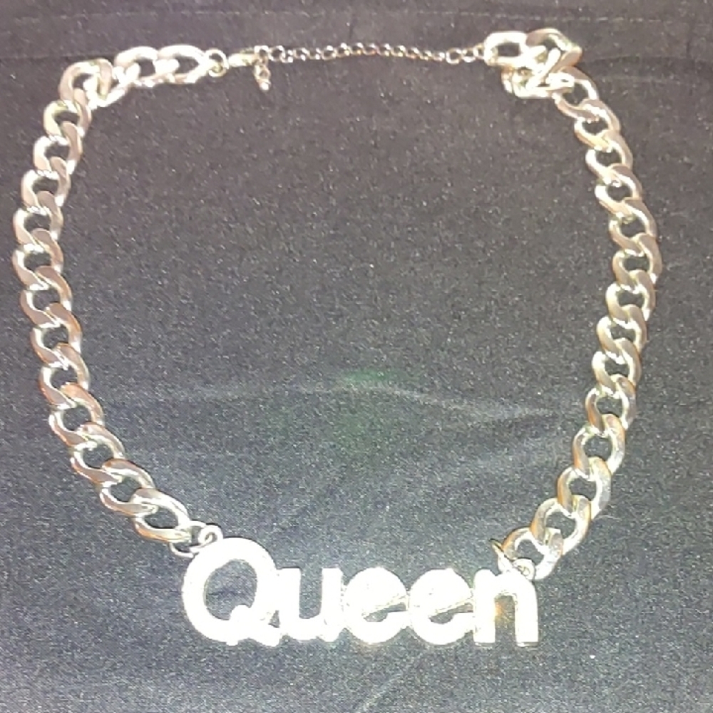 Silver 'Queen' Necklace
